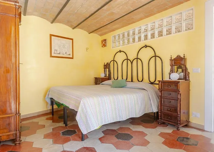 Paradiso House - Two Independent And Joined * Rom